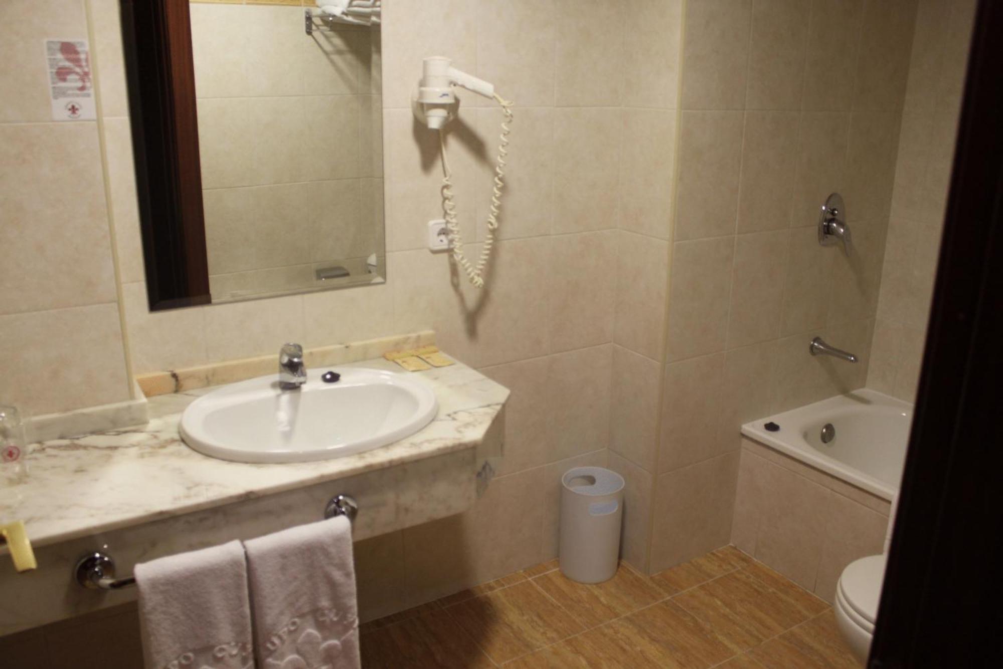 Arbeyal Hotel Gijon Luaran gambar